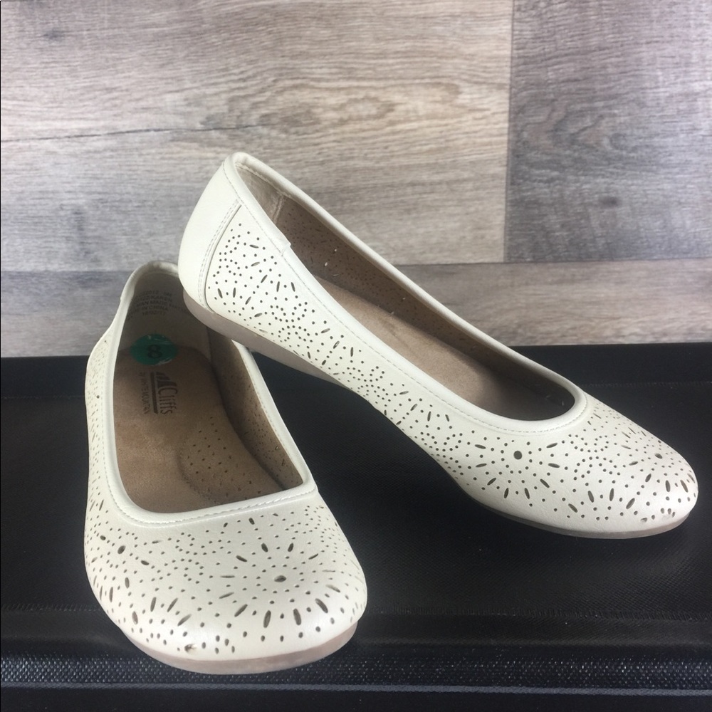 Cliffs by White Mountain Flats women’s size 8